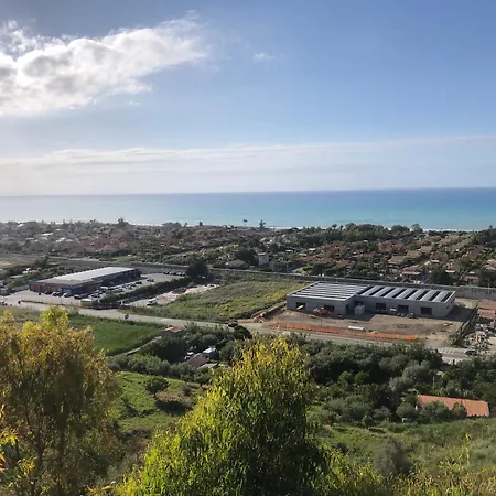 Vicino Cefalu Campofelice Di Roccella